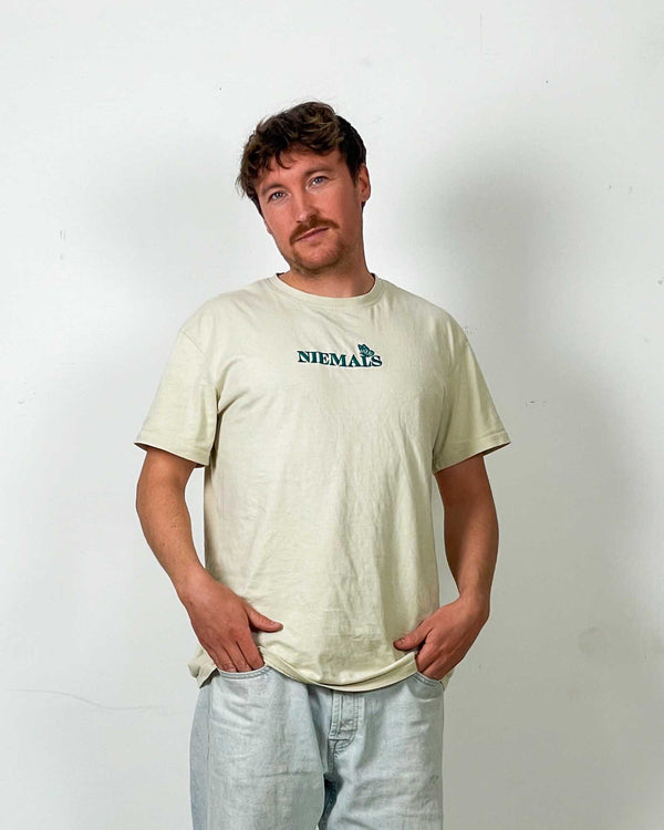 NIEMALS Heavy Oversized Tee | Sand mit Schmetterling